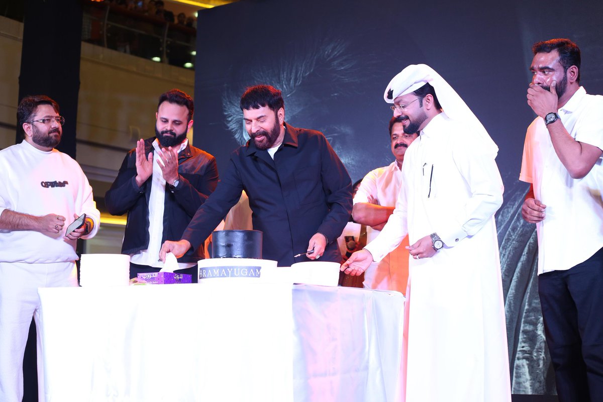 mammukka's tweet photo. Thank you Abu Dhabi 😊 

#Bramayugam @SamadTruth @chakdyn @IamAntoJoseph https://t.co/6W2ioKxCcr