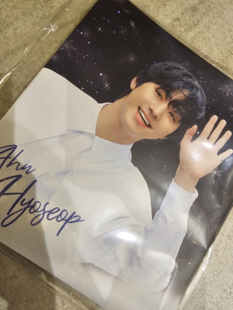 우리 레몬맨님이 챙겨주신 선물🎁
고마워요🫶 <a href="/lemon_man_AHS/">안효섭 𝙡𝙚𝙢𝙤𝙣_𝙢𝙖𝙣_𝘼𝙃𝙎🍋</a>
아까워서 뜯지도 못하고...요리조리 구경중......🤣

#안효섭 #ahnhyoseop #安孝燮 #paulahn #アンヒョソプ