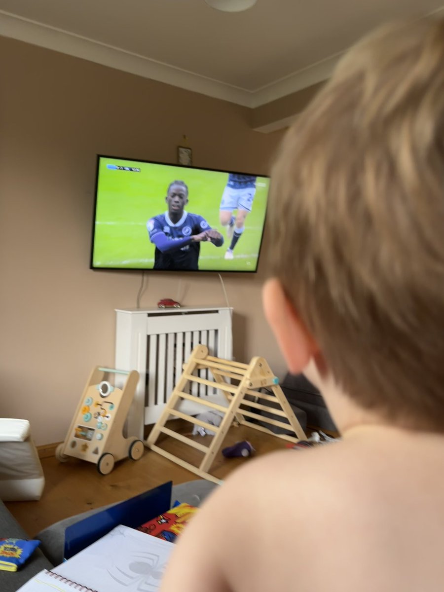 Millwall_R's tweet photo. Big man is getting into it!! COME ON https://t.co/pfgd3y4vH9