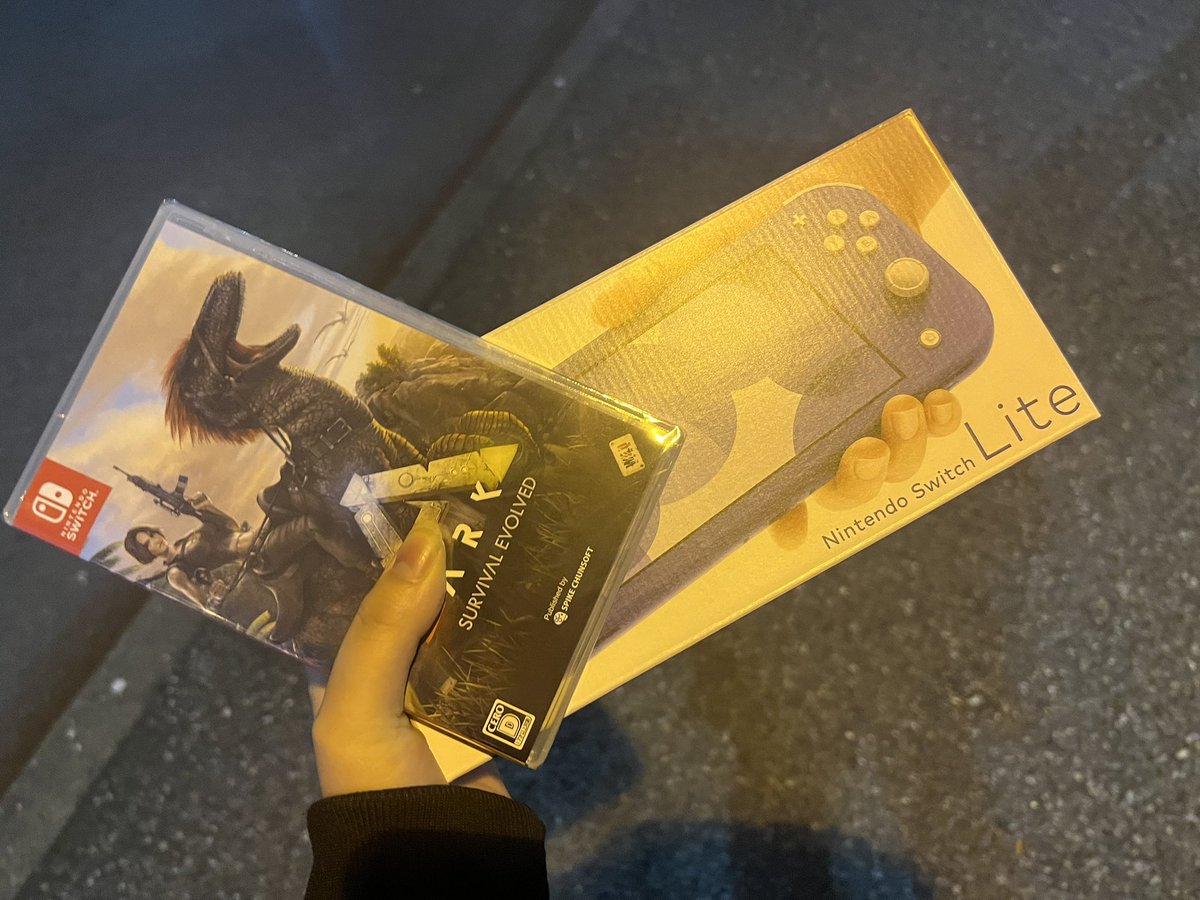 Kyou_Jin_Desu's tweet photo. 今更ながらSwitchデビュー✨ https://t.co/2yJnL3zs9E