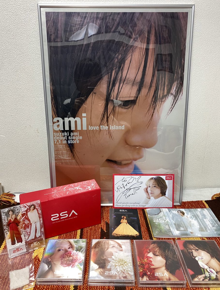 minami_genic566's tweet photo. 今日は鈴木亜美さんの25周年記念ボックスの発売イベントのためはるばる二子玉川へ。
トークライブの後にサイン&握手会があったんだけど、間近で見たら美人すぎて危うくノンケになってしまうところだったわ?
BE TOGETHER, BE TOGETHER, Ah ah ah ah
#鈴木亜美
#鈴木あみ
#2SA
#あみーゴ25周年 https://t.co/dixWIdclFt