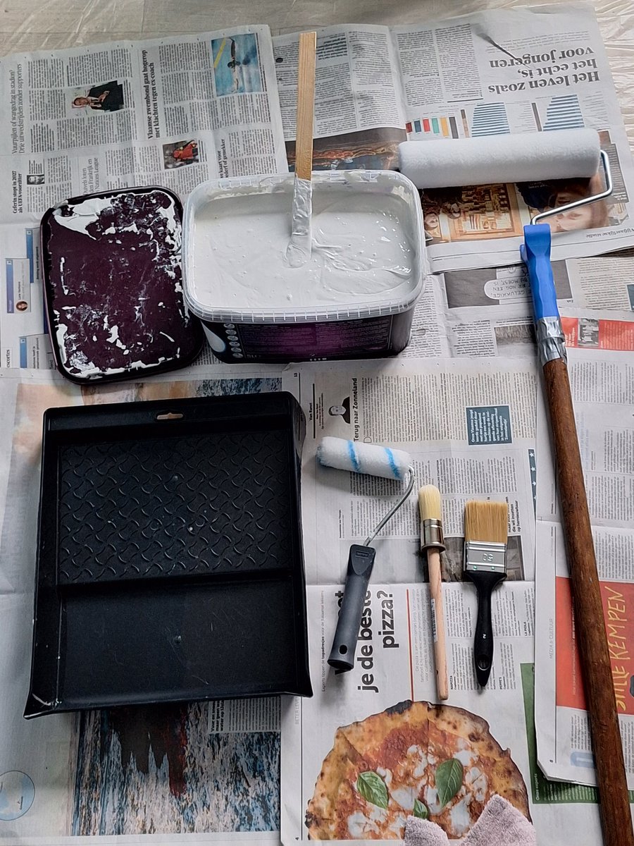 thrillerke's tweet photo. Ready to start painting the master bedroom 😎🖌 https://t.co/mCAiBUB74C