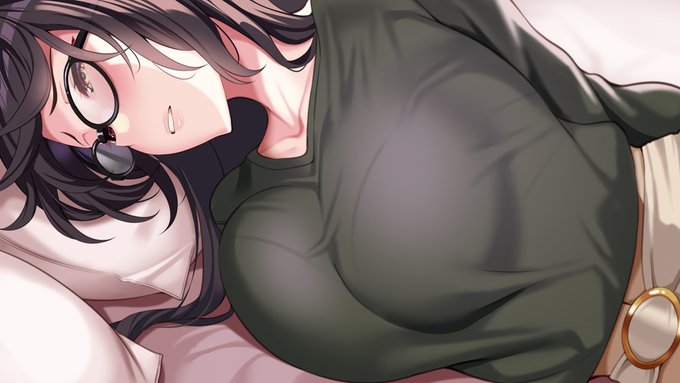 寝そべる女子大生 