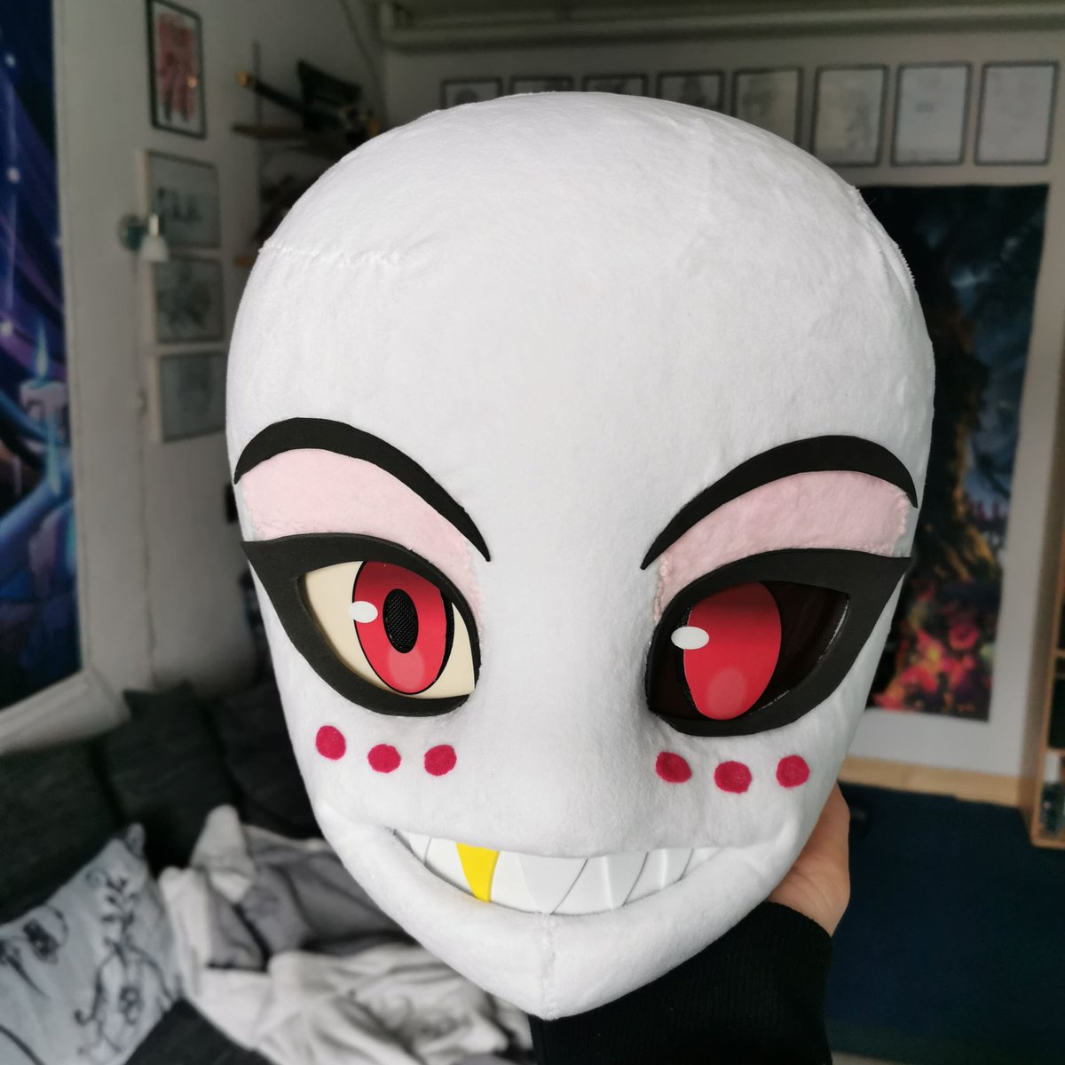 Angel Dust 2.0 coming together. This time managed to get this done within a week. All that's left is padding and the hair. #kigurumi