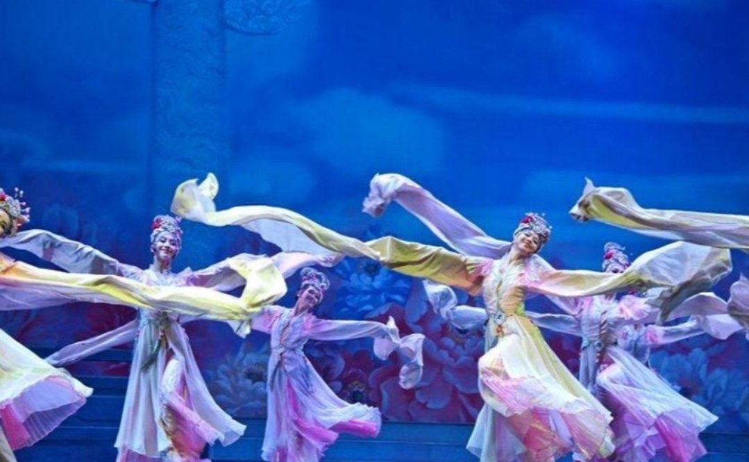 YoYoyo71146210's tweet photo. Chinese dance - Chinese classical dance
Nationality: Chinese Han 
Introduction: It is an extension of Han traditional dance, a dance formed in the 1950s that combines traditional dance with elements of Chinese opera, ballet and some Western dances. https://t.co/ldgBRHcXVt