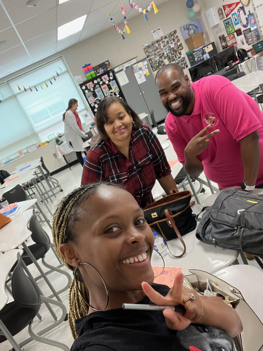emb0889's tweet photo. It was an honor to host sessions at A Love For Learning and Self. Words can't describe how exciting it was to be able to share my passion for teaching with my fellow educators. #ncssbethebest @MsRBattle @jrtzfanclub @TerayeLaw @DrPennyMosley https://t.co/WLQSeST5xz