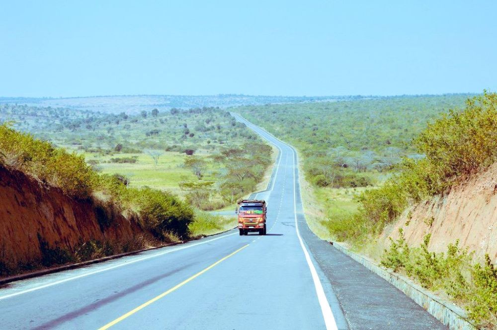 MurekeziLucky's tweet photo. Ariko si nyamara murayubatse....Barayubatse, Turarwubatse....Mbese Tuzarwubaka

@RuhangoDistrict
 @Kamonyi
@RTDARwanda #RTDA 
 #HOWO #umucanga 
MWONGERE MWIBUKIRANYE IKIRARO CYA BIREMBO GIHUZA KAMONYI NA RUHANGO UGANA MUHANGA
Ingaruka: Ubuhahirane Bukomeje Kudindira cyane! https://t.co/VDJyODQA8h