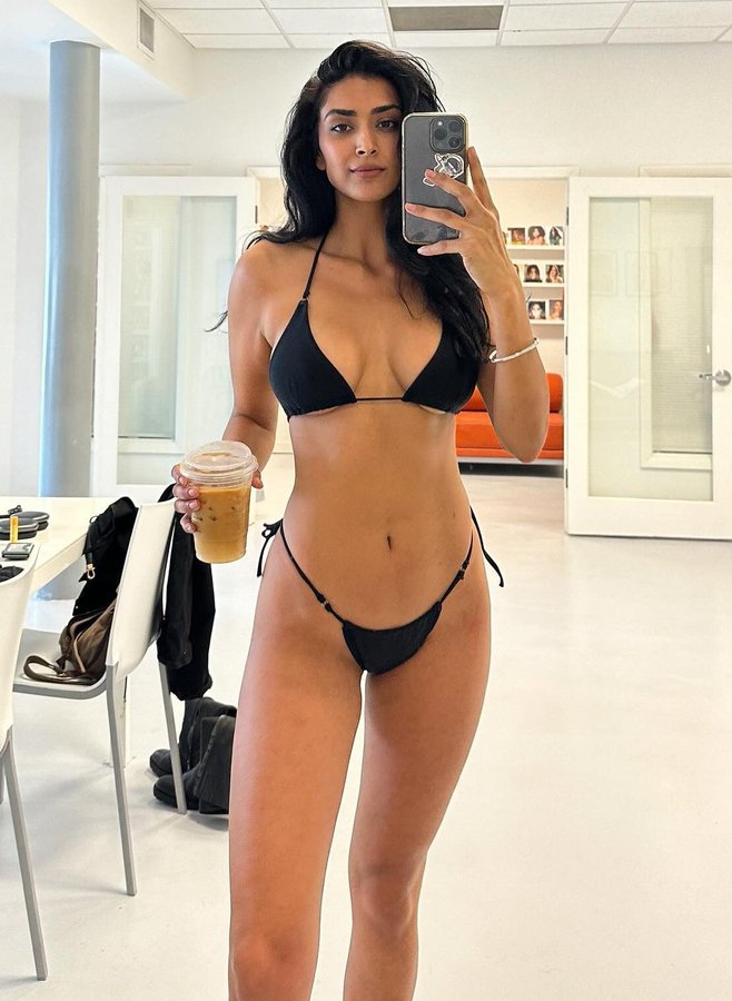 GGDoPYkWwAAafQs?format=jpg&name=900x900