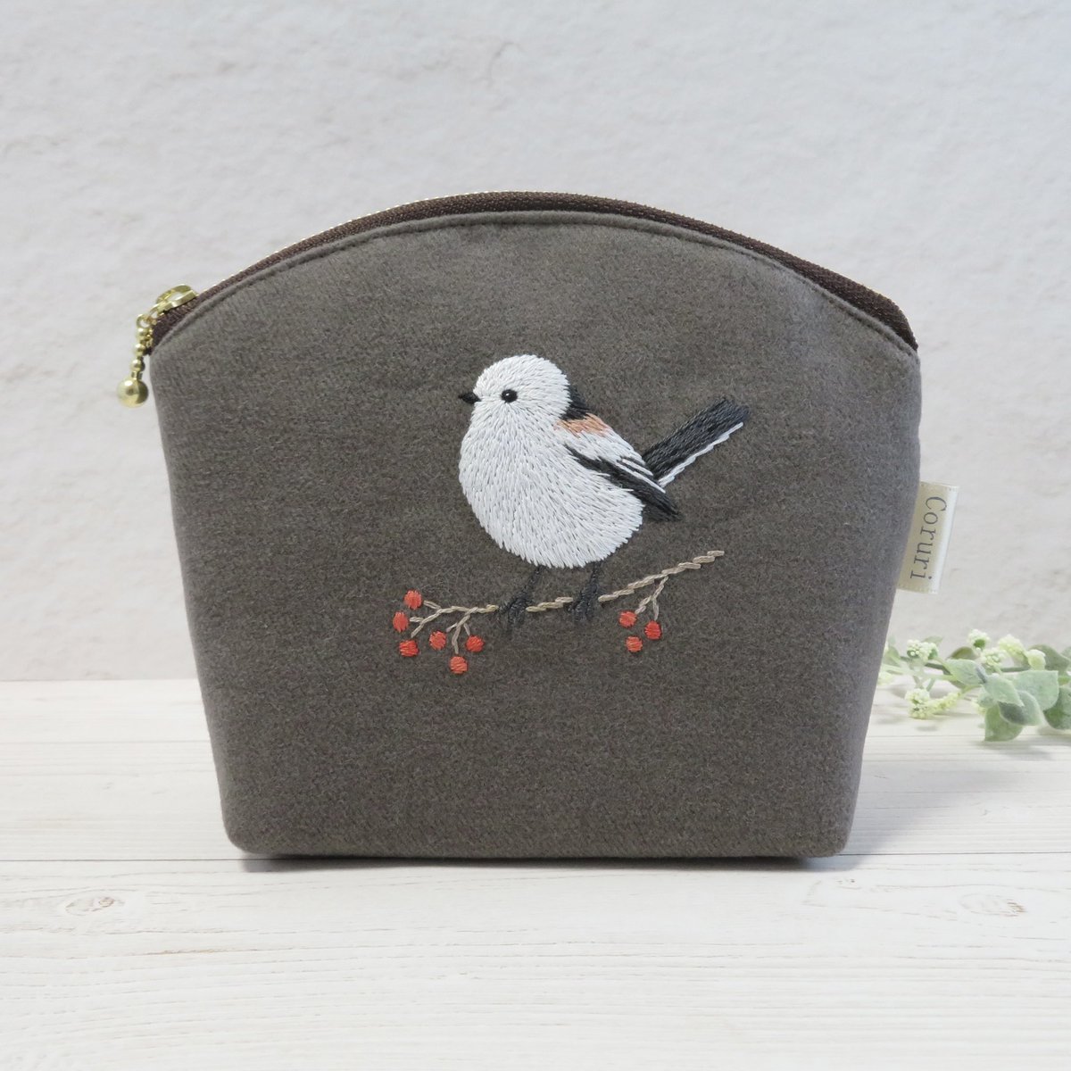 Coruri38's tweet photo. フランネル生地を使った優しい雰囲気の野鳥刺繍ポーチや、ウグイスさんと梅のミニポーチなど数点出品中です🌸

ぜひチェックしてみてください🌷

#刺繍　#野鳥　#ハンドメイド https://t.co/SsKPAXa4cs