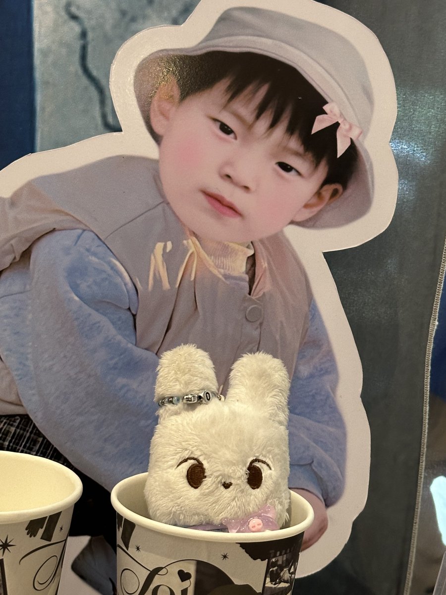skaarrutt's tweet photo. the babie is coquette twinning with babie doie!!!!! #AlwaysWithDoyoung #TeamDoyoungPH https://t.co/jREPrW22Lj
