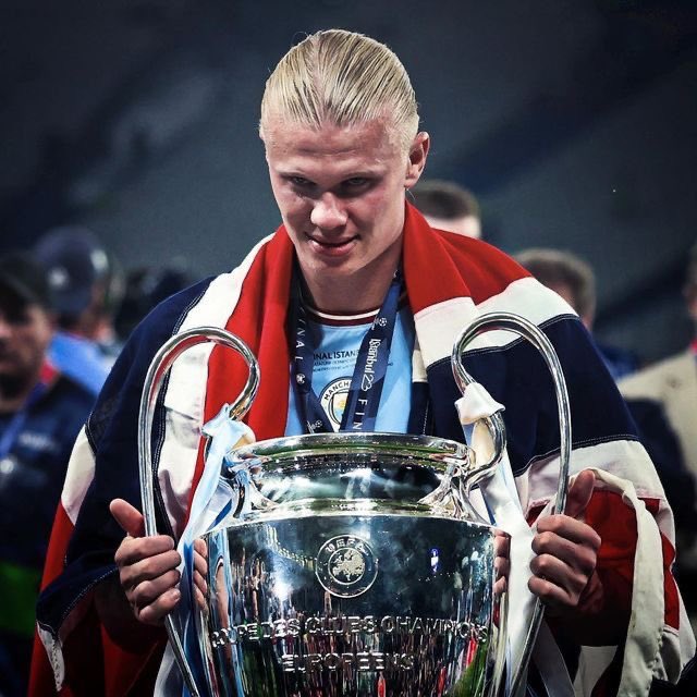 CR7Brasil's tweet photo. “Eu estou no meu auge e Cristiano ainda sim conseguiu competir comigo na artilharia de 2023, é fora de normal, é o melhor de todos os tempos”

🎙️🇳🇴Erling Haaland via Dazn https://t.co/cvnmInInPp