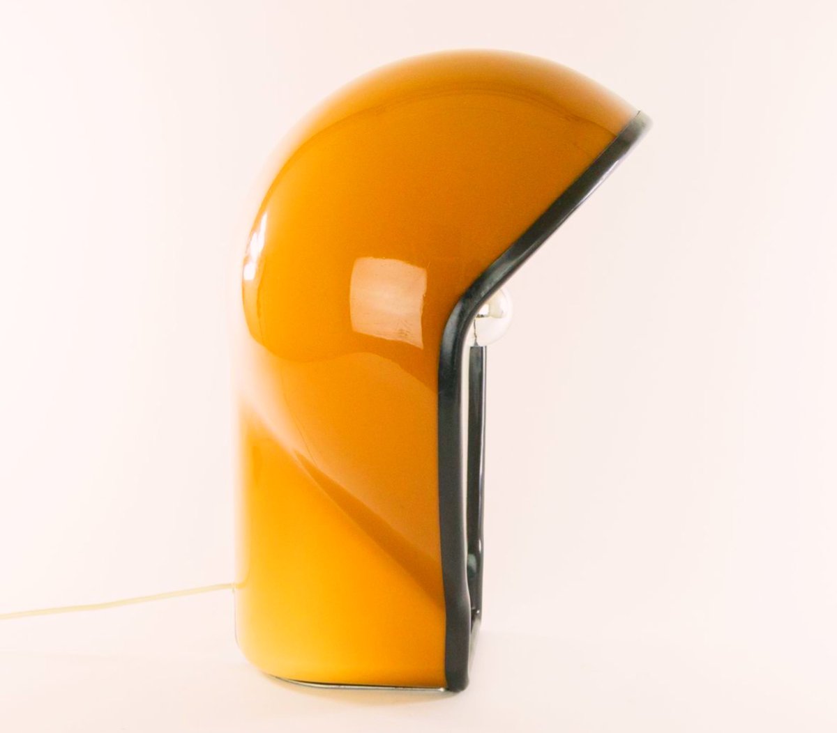 luusssso's tweet photo. Vintage lamps by Italian brand Harvey Guzzini https://t.co/IbMEeXs0jZ