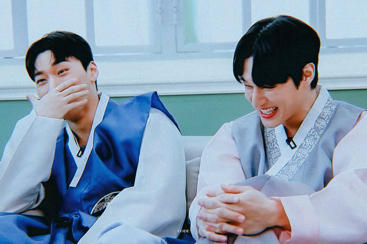 Code99710's tweet photo. Will you be my 벗?

#산 #SAN #우영 #WOOYOUNG #에이티즈 #ATEEZ https://t.co/padXA0o6QP