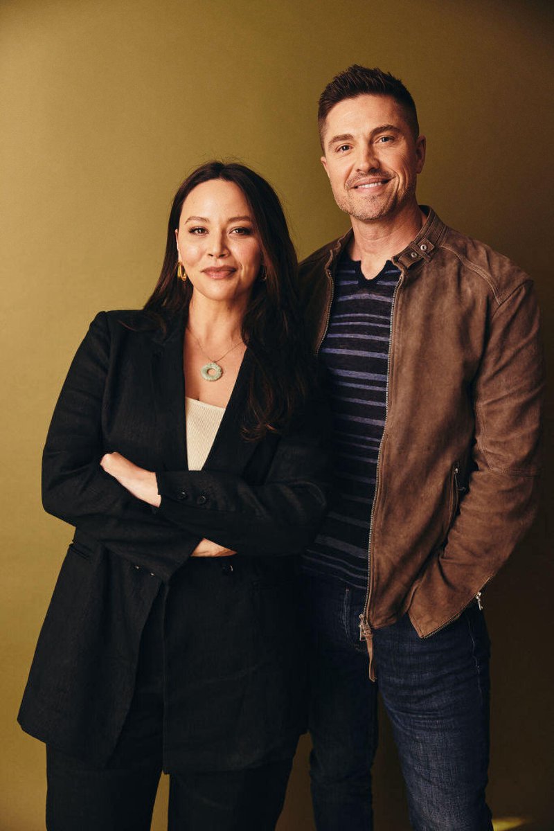 thewinterhub's tweet photo. Eric Winter and Melissa O’Neil pose for a portrait during the 2024 Winter Television Critics Association Press Tour on February 10th 2024 

📷 Getty Images 

-
@EricWinter1 @Mel13Oneil • #EricWinter #MelissaOneil #TheWinterHub #TheRookie https://t.co/G12Qf5SzkE