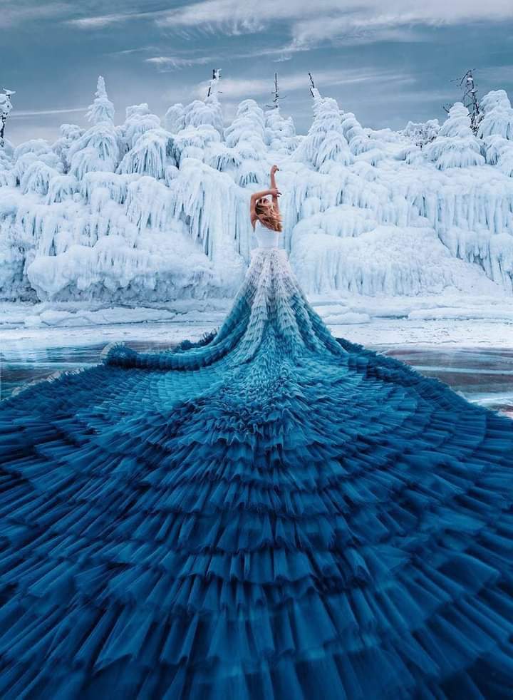 Fashion In The Snow - Ocean Blue WORLD