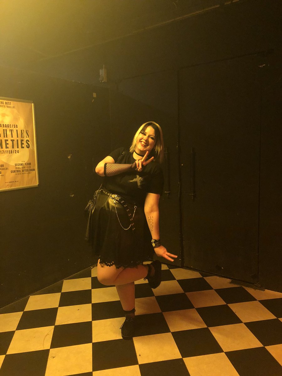 deadcinderella6's tweet photo. Happy thirty, happy me. https://t.co/J3NfLPR9IS