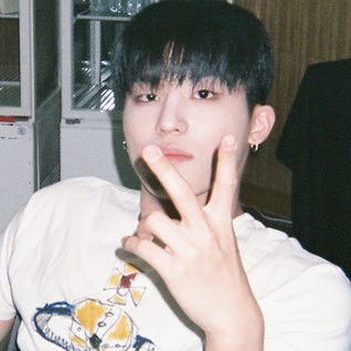 jexngwxx's tweet photo. 🖤🖤🖤                                      🤍🤍🤍 https://t.co/JUJiUdluS9