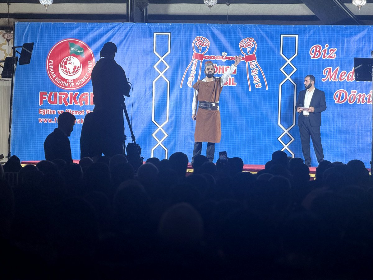 kuytulhoca's tweet photo. Alparslan Kuytul Hocaefendi'nin Kocaeli'de gerçekleştirdiği ilk konferansın coşkulu ön programından kareler...

AlparslanHoca Kocaelide
#FurkanKonferansları https://t.co/nUiJsj6D1U