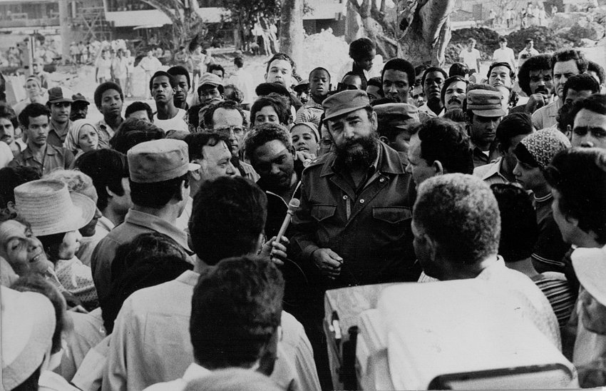 PartidoPCC's tweet photo. "Para saber lo que el pueblo quiere, no hay más que venir a hablar con el pueblo, y esa será siempre nuestra línea de conducta"

Fidel 

En el pueblo de #Cuba es incontable la #GenteQueSuma https://t.co/DtVAwrtAAm