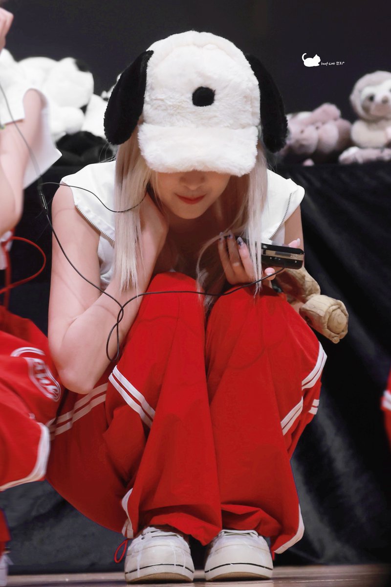 loafcat_itzy's tweet photo. 🦥🍯

#리아 #LIA
#ITZY_5th_Anniversary
#별처럼_밝게_빛나는_있지의_5주년
#ITZY #있지 https://t.co/llI8h1cmOr
