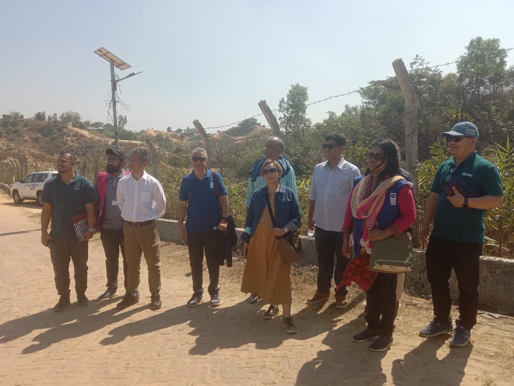 SugimotoKeita's tweet photo. We appreciated a 2-day joint Swedish SIDA and @UNDP_BD visit to the field to assess the post-project status and learn lessons for doing it better in future. We were also encouraged by the ongoing new initiatives to support the Rohingya and local communities in DRM &amp; A2J areas! https://t.co/lYb4X5OArM