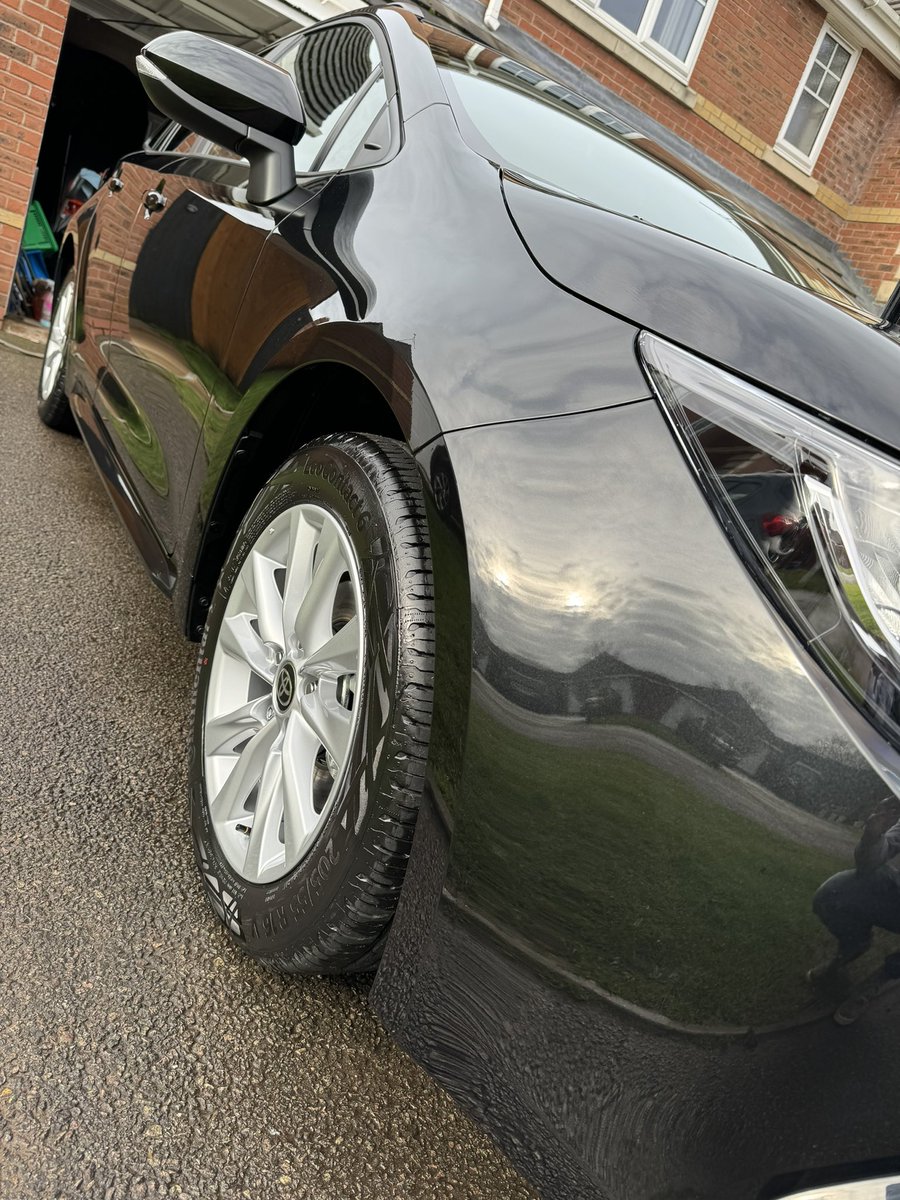 ScorpionDetail1's tweet photo. New car in for a full protection kit.. 

All completed and look forward to it raining and being back for maintenance washes. 

#cleancar #nice #scorpioned #shined #toyota #basespec #loadsofoptions https://t.co/JGXr5xi2m9
