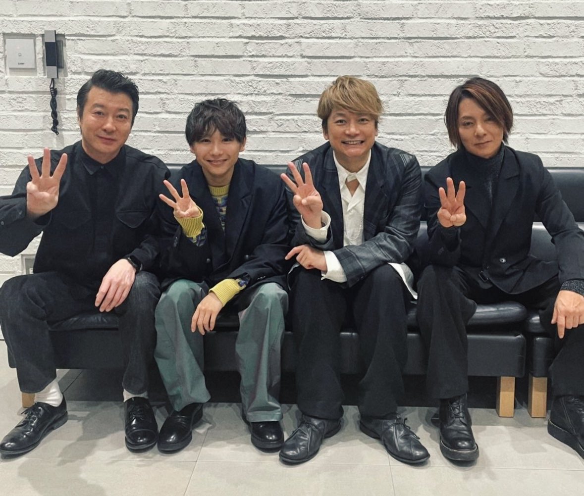 suga_kenta1019's tweet photo. 『行列のできる相談所』ありがとうございました！
小さい時から長く続けていて嬉しいことの一つに、"大好きな人たちとの再会"があります。まさにこの収録は僕にとってのそれでした。

次はまた一緒に芝居がしたいな。

またみなさんに会えるように頑張ります！
#人にやさしく https://t.co/ksSw7CbFQk