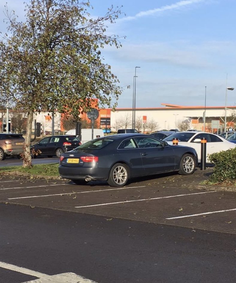 PLATinBristol's tweet photo. Cribbs Causeway…
#twat #parking #bristol https://t.co/P6LNSUOsHS
