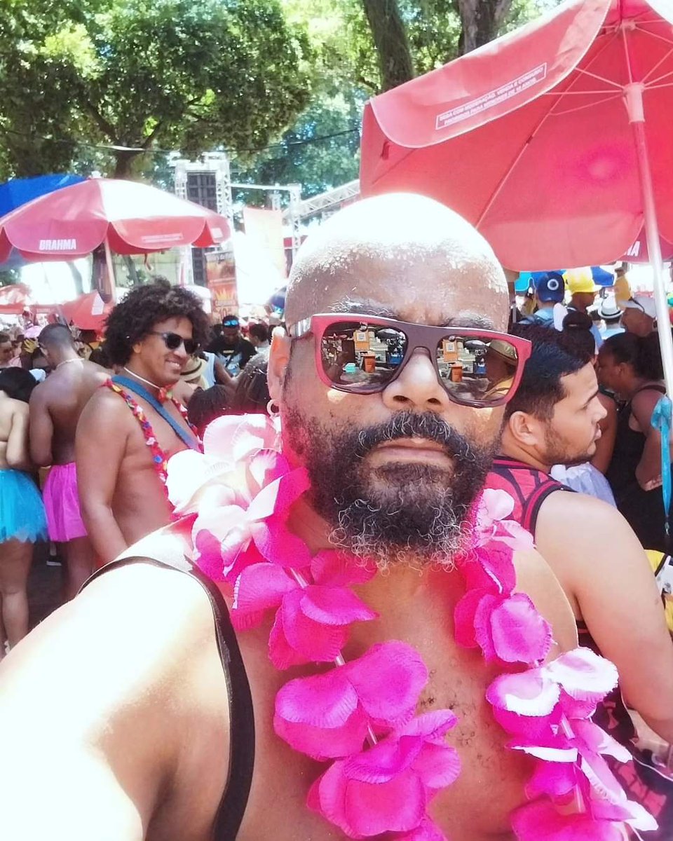 LL197743's tweet photo. Você vem? Aproveita que tá fresquinho... 😈😋
#boitata
#praçaxv
#carnaval
#riodejaneiro https://t.co/4RAfEKxxjb
