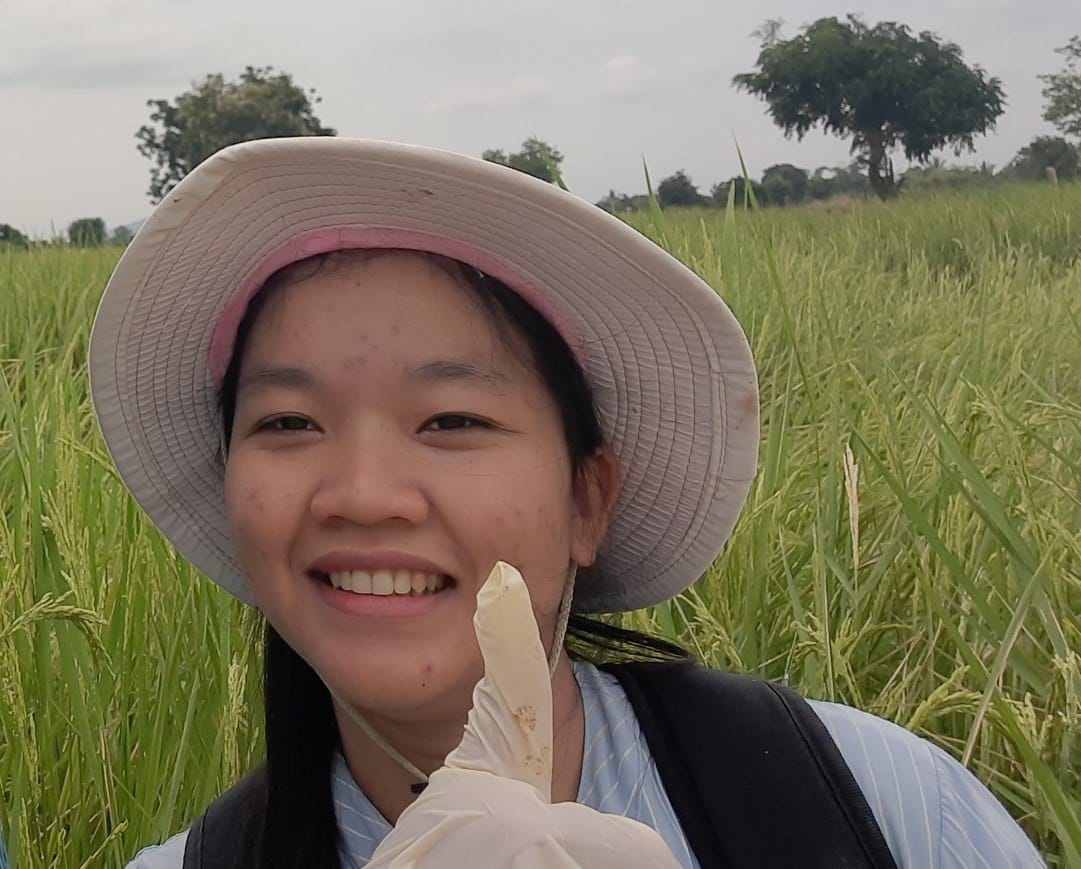 PHIM_research's tweet photo. [#phimPhD] 🇰🇭🇫🇷Kakada Oeum à l’honneur @FranceCambodge Journée internationale des femmes et des filles de science #WomenInScience Bénéficiaire d'une bourse @ird_fr , Kakada Oeum réalise sa thèse en France @PHIM_research et au Cambodge #ITC 🌾🍚#Sustainability #Biocontrol https://t.co/aaJxtC1jlA