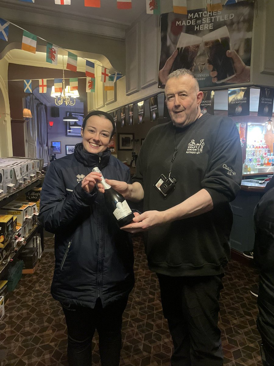 Thank you again to @TheGardenHouse5 for hosting our post-match celebrations and for giving Katie her POTM award for her outstanding performance putting us into the final of the cup 💛💙