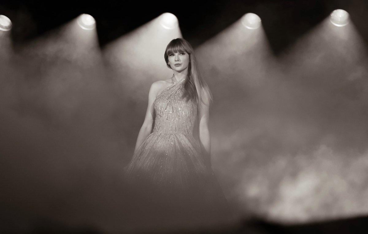 Taylor Swift Updates 🩶 (@swifferupdates) on Twitter photo 📝| <a href="/nytimes/">The New York Times</a> published an opinion piece on the recent unnecessary Taylor Swift online discourse
“It’s a tale as old as time: how it’s impossible for any woman — whether superstar or mere mortal — to get it right. It’s “Barbie” monologue (Taylor’s version):
You have to have 📝| <a href="/nytimes/">The New York Times</a> published an opinion piece on the recent unnecessary Taylor Swift online discourse
“It’s a tale as old as time: how it’s impossible for any woman — whether superstar or mere mortal — to get it right. It’s “Barbie” monologue (Taylor’s version):
You have to have