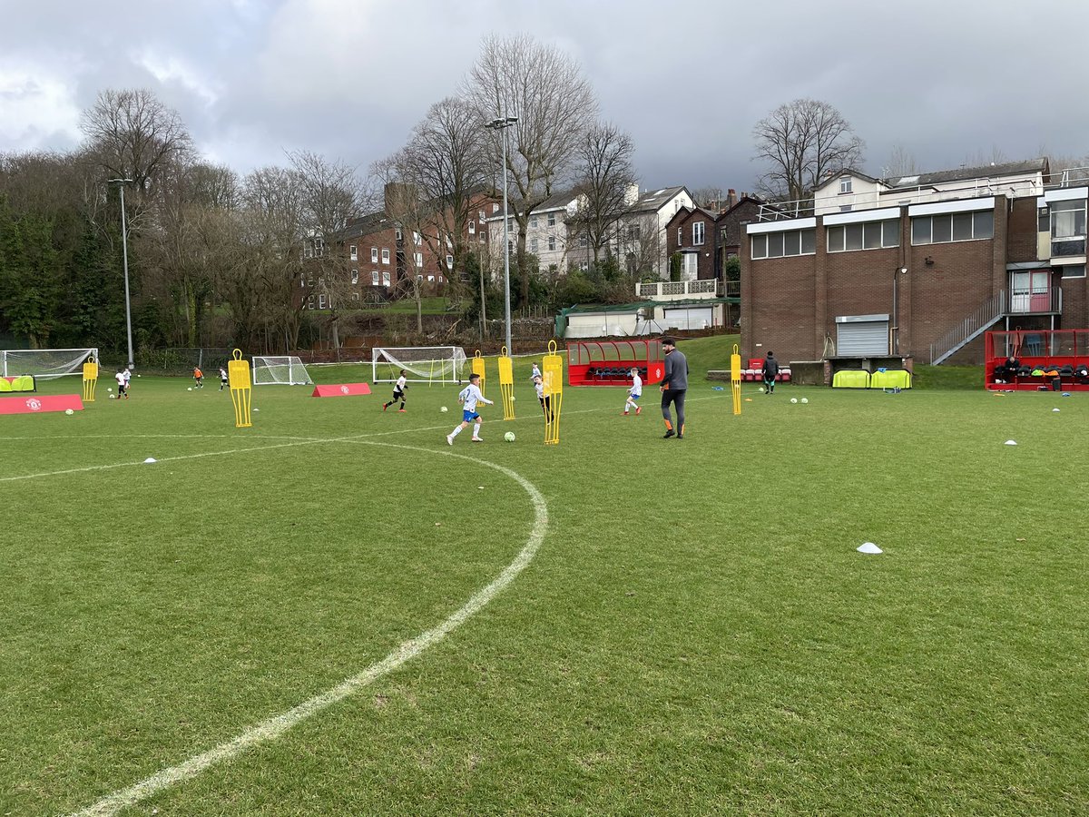 Fantastic day down at @ManUtd academy with @RFC_Youth. Great new concept of mixing together for training sessions followed by lunch and brilliant games. Thanks very much to @AdamMcwilliam for inviting us down.