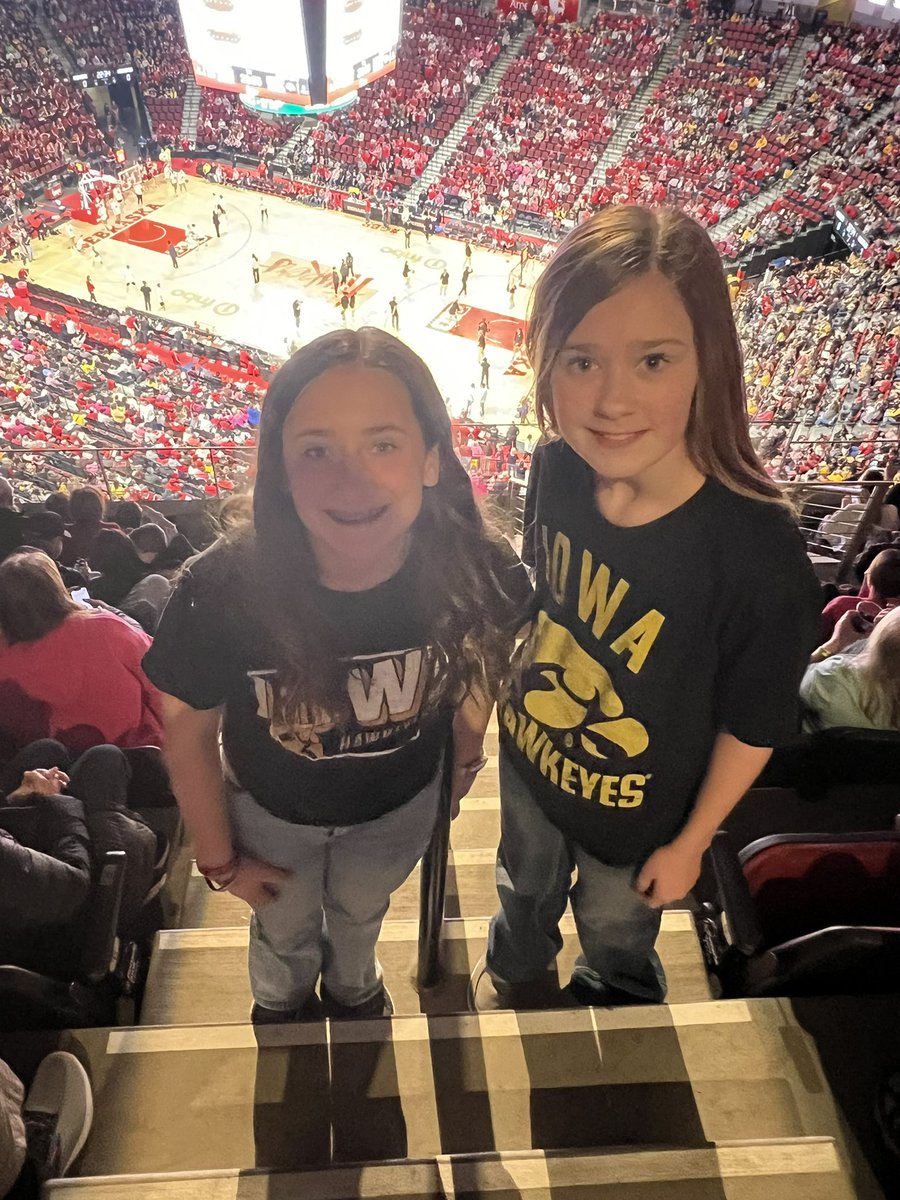 LiveLaughTeachK's tweet photo. #huskers https://t.co/NP1Q9GPygX