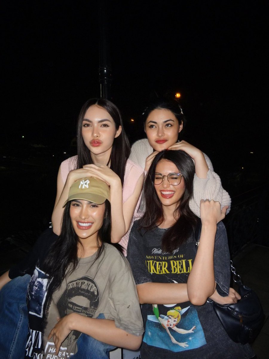 itscharlotty's tweet photo. 🤍 
@KkMarima 
@heidi_amandajs 
@tinawinaaaaa https://t.co/nhqrE6KfuY