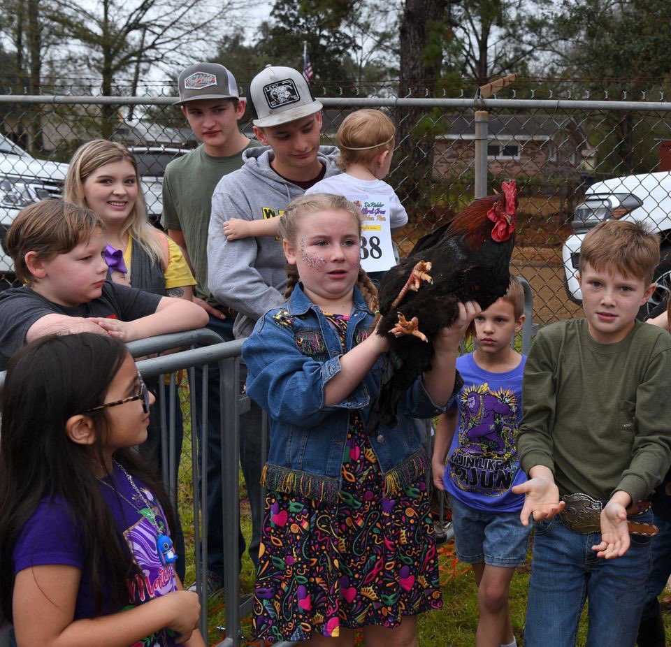 DeRidderCity's tweet image. #DeRidder #MardiGras was a lot of fun. Grows each year! Thanks to Shutterbug 1968 for the photos! #swla #louisiana #onlylouisiana