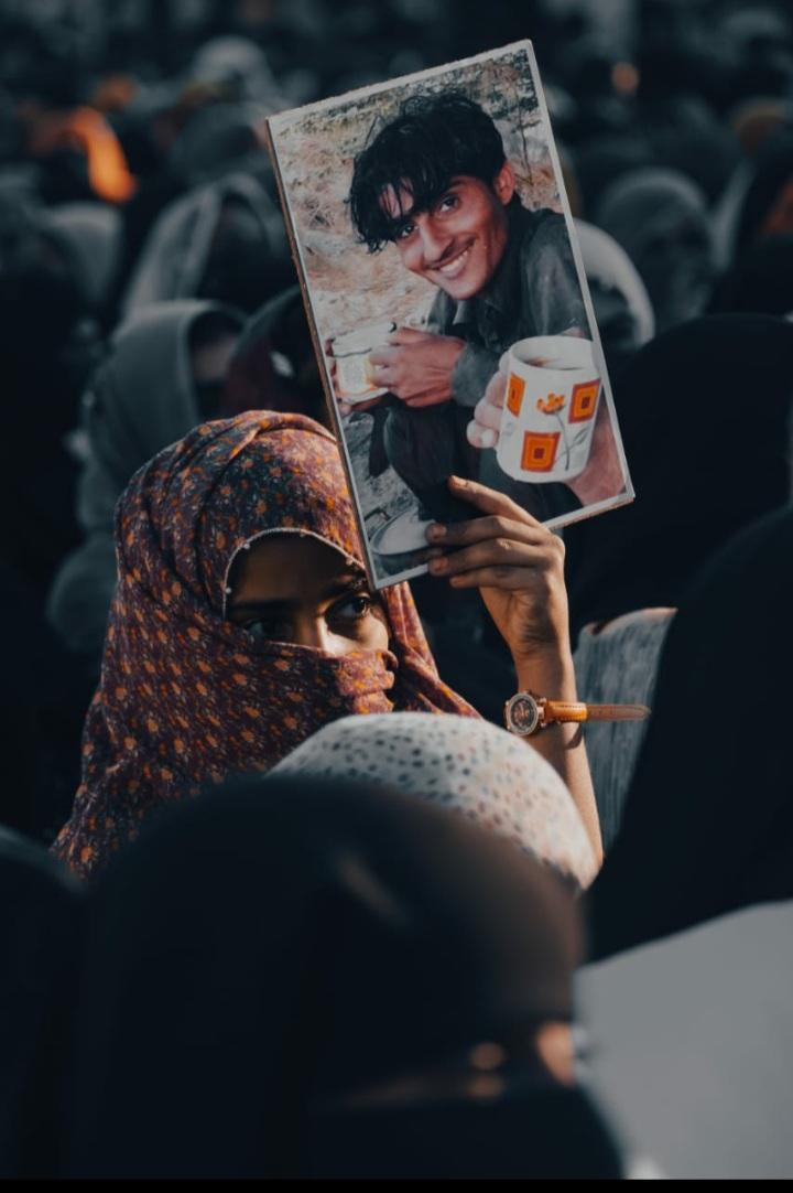 Zubair_baloch95's tweet photo. ہماری ایک پوری نسل زندانوں میں
#ReleaseBolanKarim
#ReleaseBalochMissingPersons
#StopBalochGenocide
#StopBalochStudentGenocide
@NodainKarim @ImaanZHazir @Advjalila @VeengasJ https://t.co/nllpGQ91qs