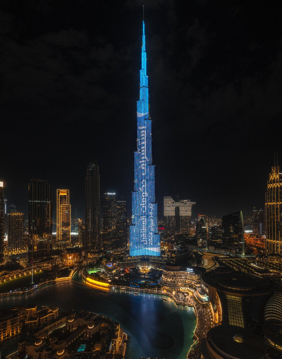 نرحب بدولة قطر الشقيقة ضيف شرف القمة العالمية للحكومات  ... قطر بقيادة الأمير تميم بن حمد آل ثاني تُمثل نموذجاً حكومياً خليجياً وعربياً نفتخر به، وسعداء بمشاركتهم في هذه القمة التي باتت حدثاً سنوياً رائداً على المستوى الدولي وتجمع القيادات الحكومية والمنظمات الدولية والشركاء من