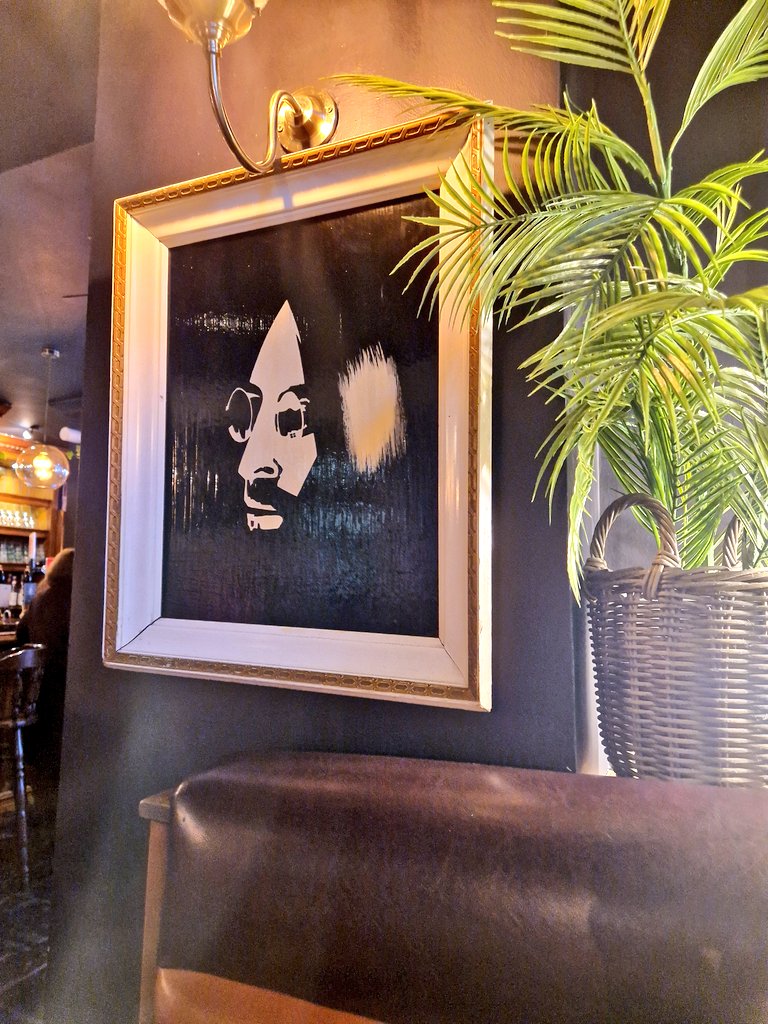 My fave pub did the best roast an sticky toffee today!
Still love the fish wallpaper and John Lennon art😂💖
Staff r ace💖
You always play the best Beatles songs too, I'm content✌️💖👌🫶 <a href="/TheBlackburne/">The Blackburne Arms</a>