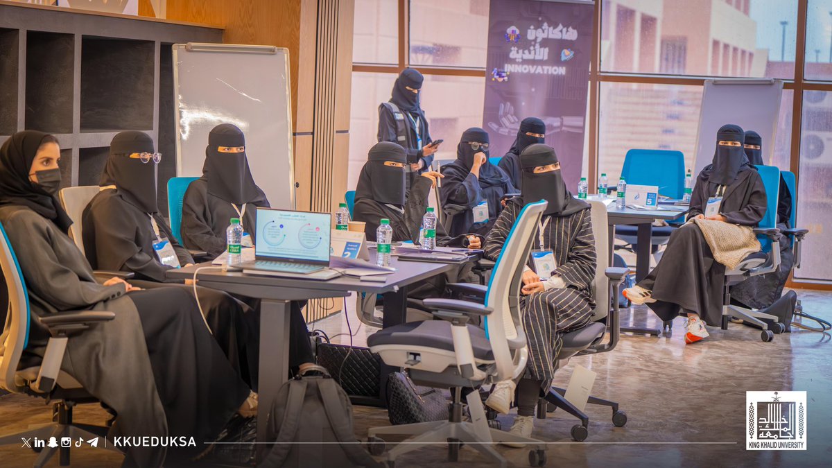 kkueduksa's tweet photo. انطلقت أعمال "معسكر التفكير التصميمي" و"هاكاثون الأندية الطلابية" المصاحب له بـ #جامعة_الملك_خالد، بتنظيم من نادي ريادة الأعمال بالتعاون مع مركز التفكير التصميمي التابع لوكالة الأعمال والشراكة المجتمعية، وعمادة شؤون الطلاب، وبمشاركة 4 أندية طلابية.. https://t.co/2FhebfaWUF