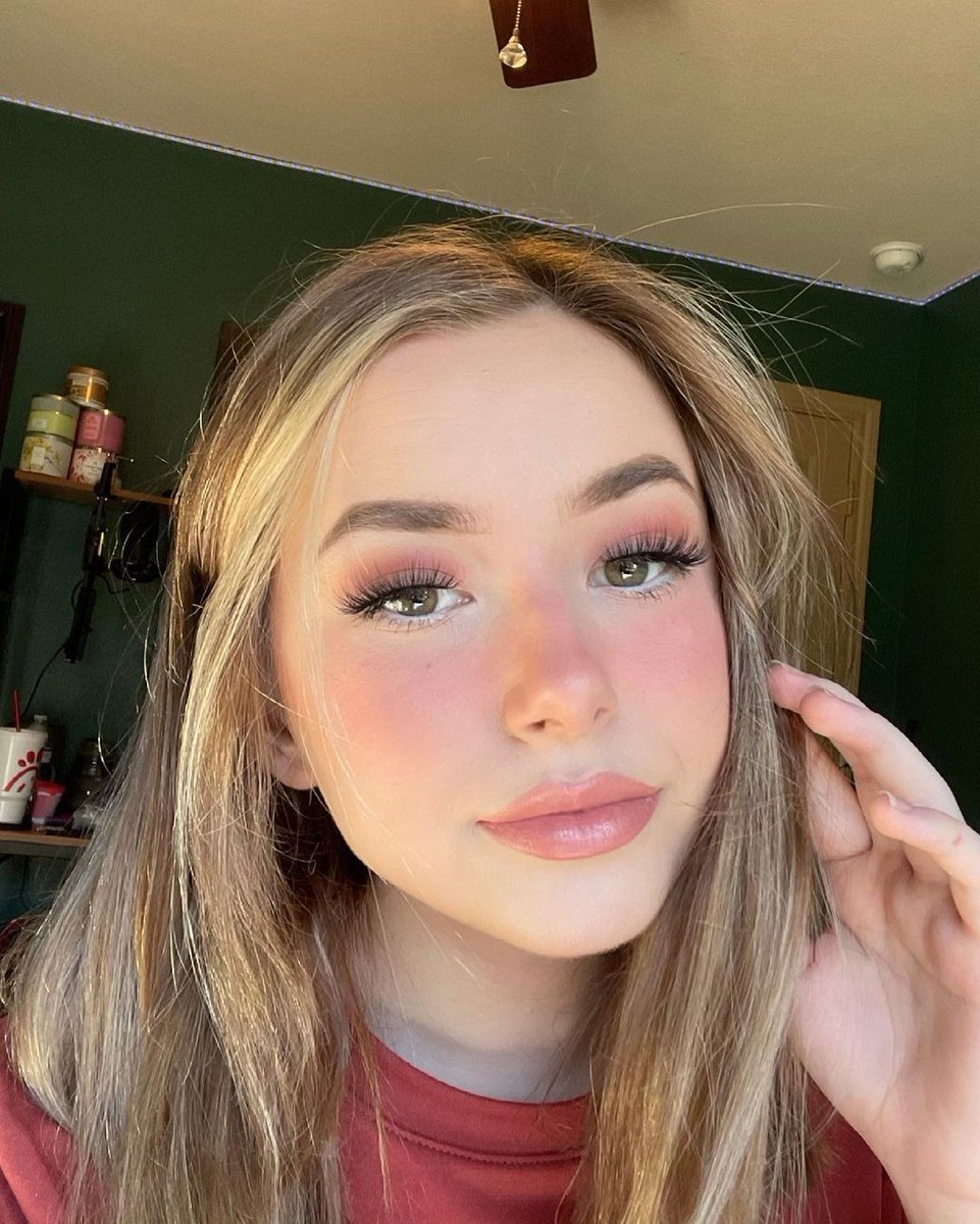 Katiarose017's tweet photo. New Content! 🥵Giving free nudes WHO's Going to 😈 Like,Follow&amp;Rt😇add me snapchat for one free nudes#Horny #nude #sexting #cumtribute #tribute #dickrate #cocktribute #slut #cumslut #Nswf #daddy
Add me on Snapchat! https://t.co/MR2qcjl7uy