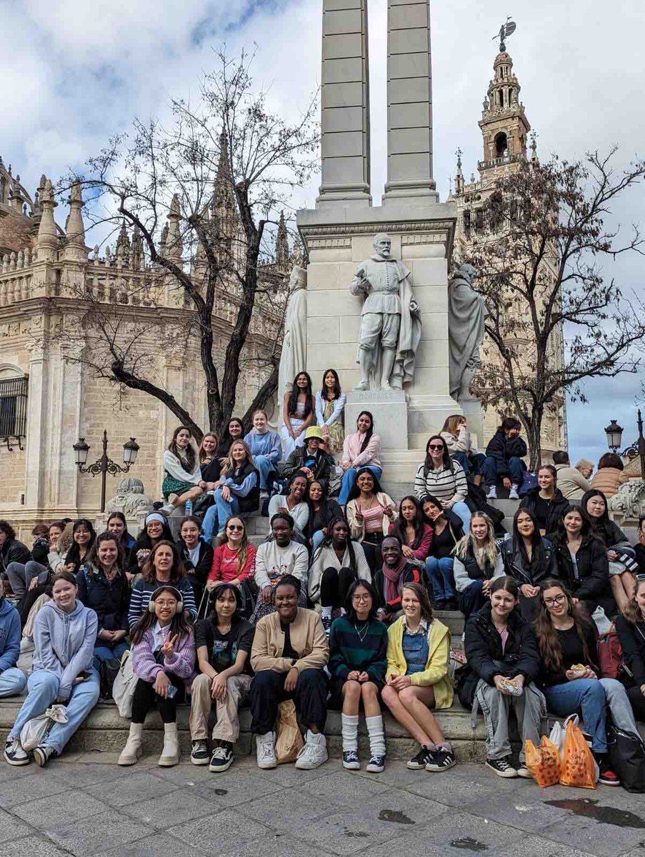 StAnnesUK's tweet photo. Ola from stormy and sunny Sevilla! A lucky group of students are enjoying a long weekend in Seville practicing their Spanish! #MFL #Travel #Memories #CoCurricular #SAIL #StAnnesLife #AwesomeAnnites https://t.co/fDT5UTR0PF