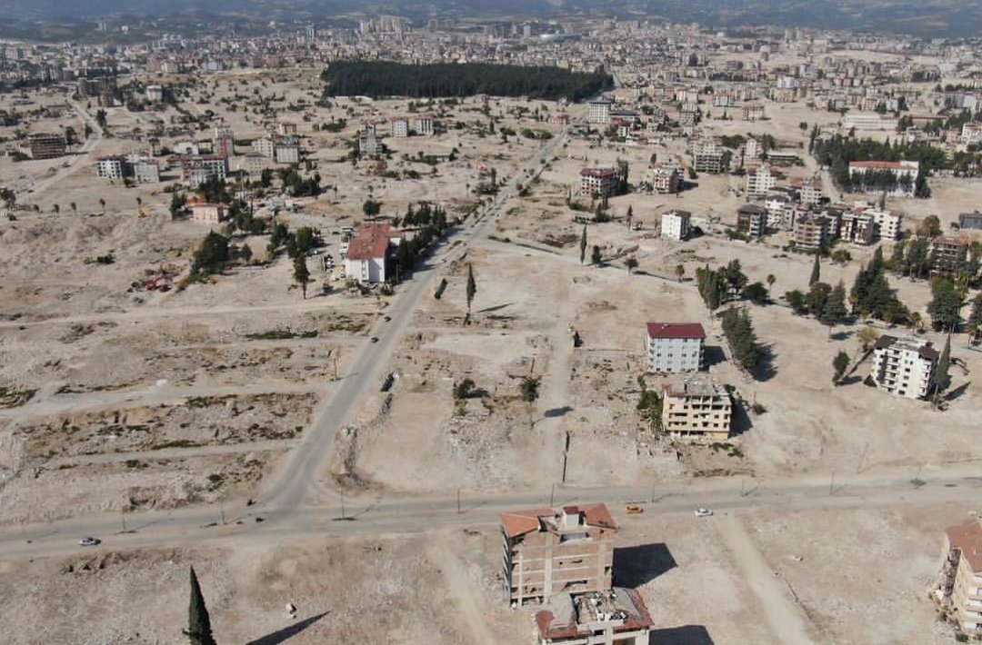 UNUTULDUK... Ataması yapılmayan depremzede öğretmenler deprem sonrası toparlanamadı. Geçim sıkıntısı devam ediyor. Sesimizi duyun...
<a href="/akparti/">AK Parti</a> <a href="/tcbestepe/">T.C. Cumhurbaşkanlığı</a> <a href="/tcmeb/">Millî Eğitim Bakanlığı</a> <a href="/Yusuf__Tekin/">Yusuf Tekin</a> <a href="/MehmetYalcintr/">Mehmet YALÇIN</a> <a href="/ademyesildal/">Adem Yeşildal.🇹🇷</a> <a href="/HuseyinYayman/">Hüseyin Yayman🇹🇷</a>
#UnutulanDepremzedeÖğretmeneAtama