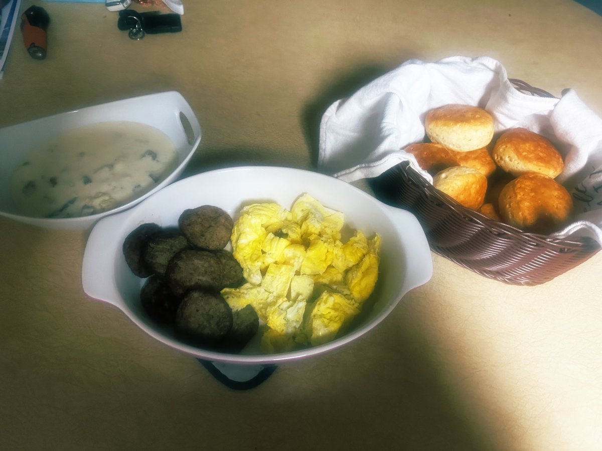 Lalapureangel's tweet photo. #Breakfastisready🍳 #Whosehungry???? #GoodMorningEveryone💋🤘🏻🤘🏻🤘🏻 https://t.co/mvRjIEHKhA