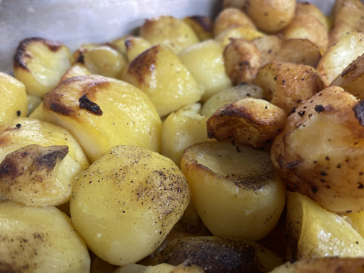 CosaleaWalshaw's tweet photo. Sunday Roast served until 7pm
at Cosalea Walshaw #bury #walshaw #tottington https://t.co/oi3fSOgti7