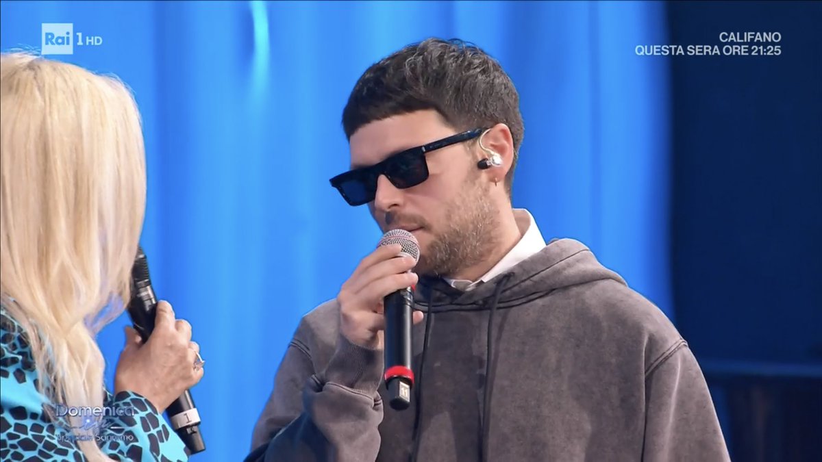 marrmat's tweet photo. “Perché anche tu hai problemi di cervicale?”
“Eh, c’ho un sacco de problemi io Mara”
“Che problemi hai amore?”
“Uno di questi è la cervicale, ma è il meno importante”

GAZZELLE UNO DI NOI

#Sanremo2024
#DomenicaIn https://t.co/BaI1mbCPyy