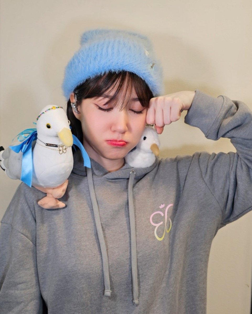 Park_Eunbin_JP's tweet photo. BINGOと一緒ならどこへでもFly Away🩵
今日はたくさん幸せをいただきました🐰✨
ありがとうございました🩷
皆さんも気をつけてお帰りくださいね👋💕

#パクウンビン #PARKEUNBIN #박은빈
#EUNBINNOTE_DIVA https://t.co/NOXLRbPxRk