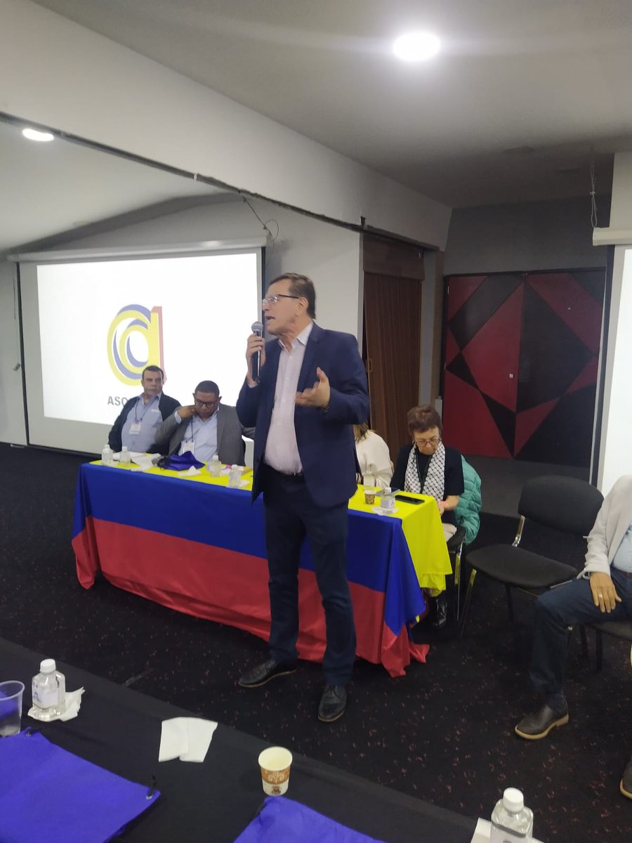 HectorBustmante's tweet photo. Se desarrollo con exito la asamblea nacional extraordinaria de @ascontrolcgr por la defensa del control fiscal, de la carrera administrativa y del bienestar social de los trabajadores. ASCONTROL SIEMPRE CONTIGO @cutcolombia @carloszafra1960 https://t.co/95wfWdEHCU