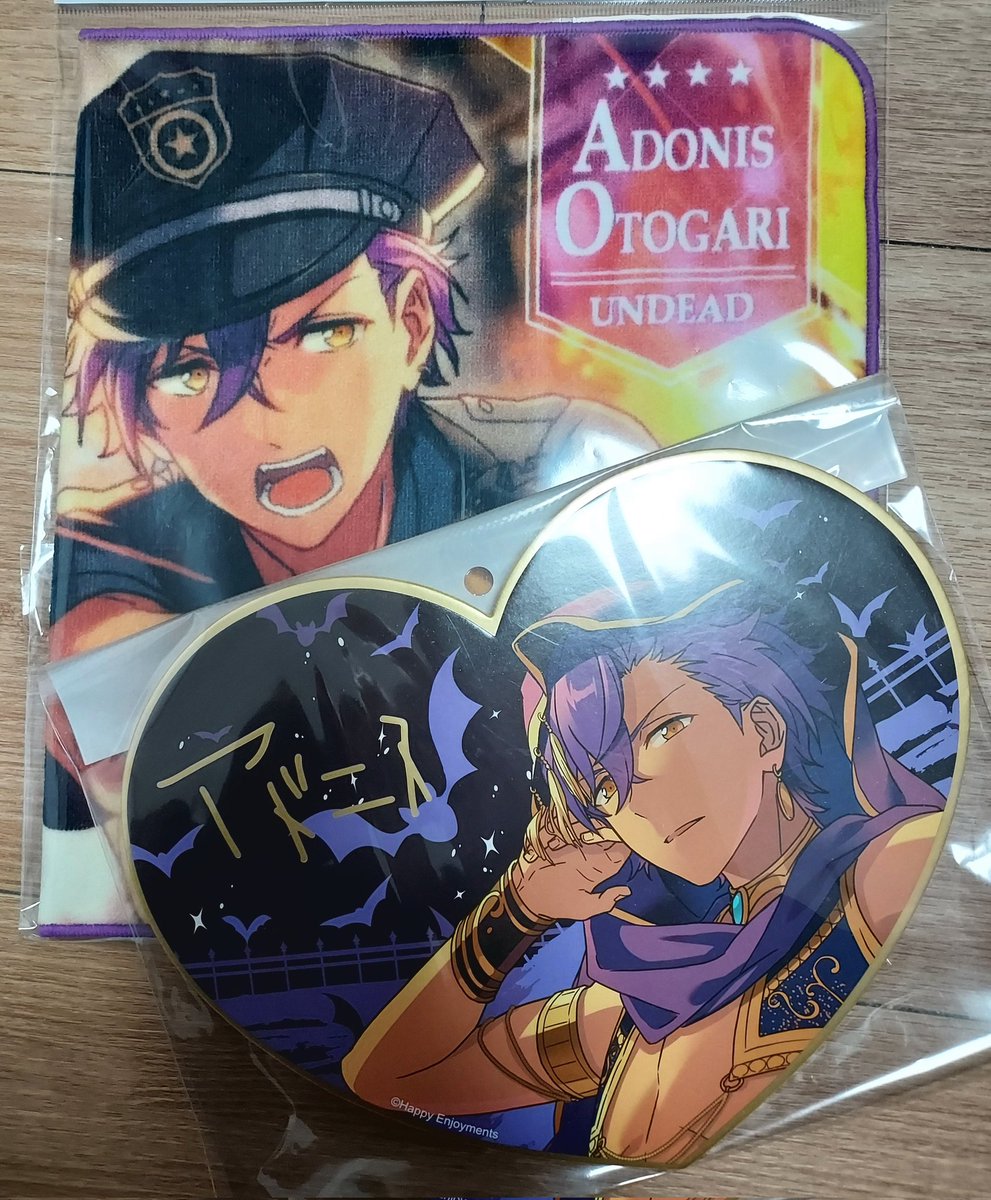 어쩌다보니 치이샵에 10000 포인트 조금 넘게 있어
살까 말까 고민하던 미니 타올이랑
애타게 찾고 있던 하트 색지 데려왔어요 🥰