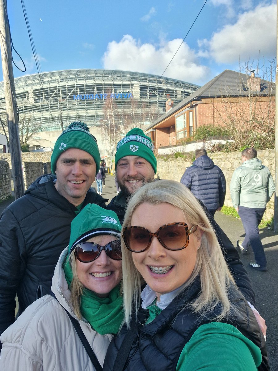 ClionaMackey's tweet photo. #shouldertoshoulder
#aviva 

Ireland V Italy 🥳 https://t.co/ReZ6P2zIjs